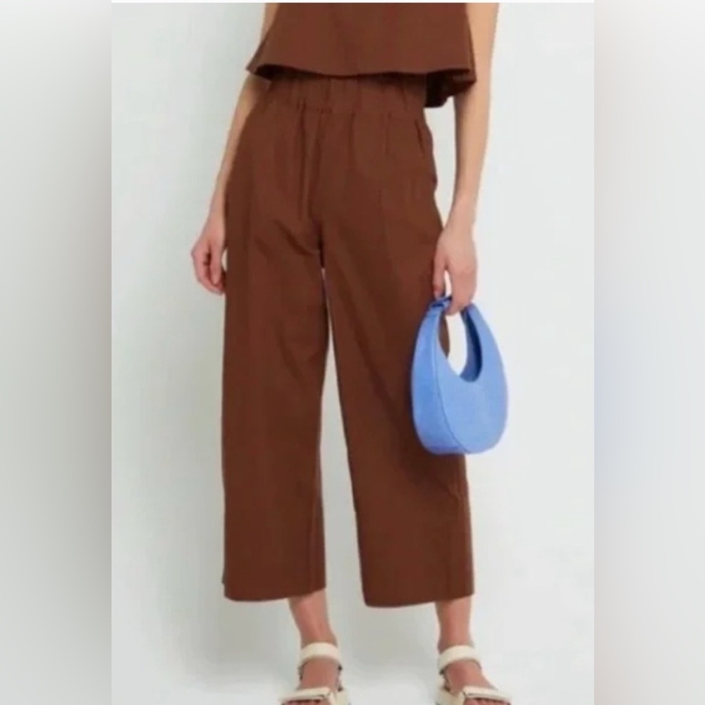 Women's Cropped Pants in Rust Brown